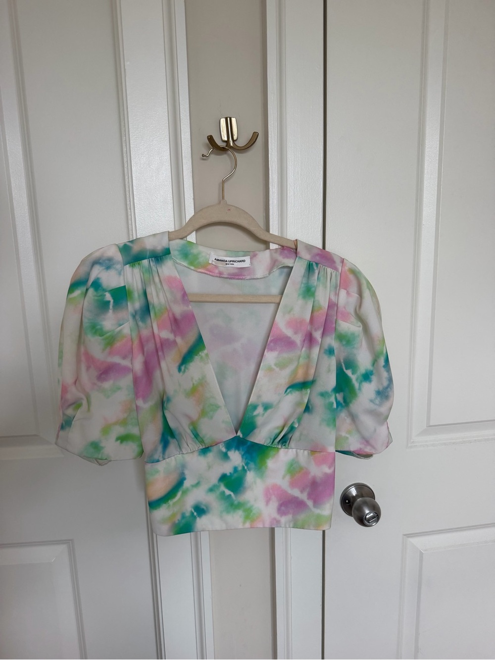 Amanda Uprichard Pastel Tie-Dye Rosen V-Neck Puff Sleeve Crop Top